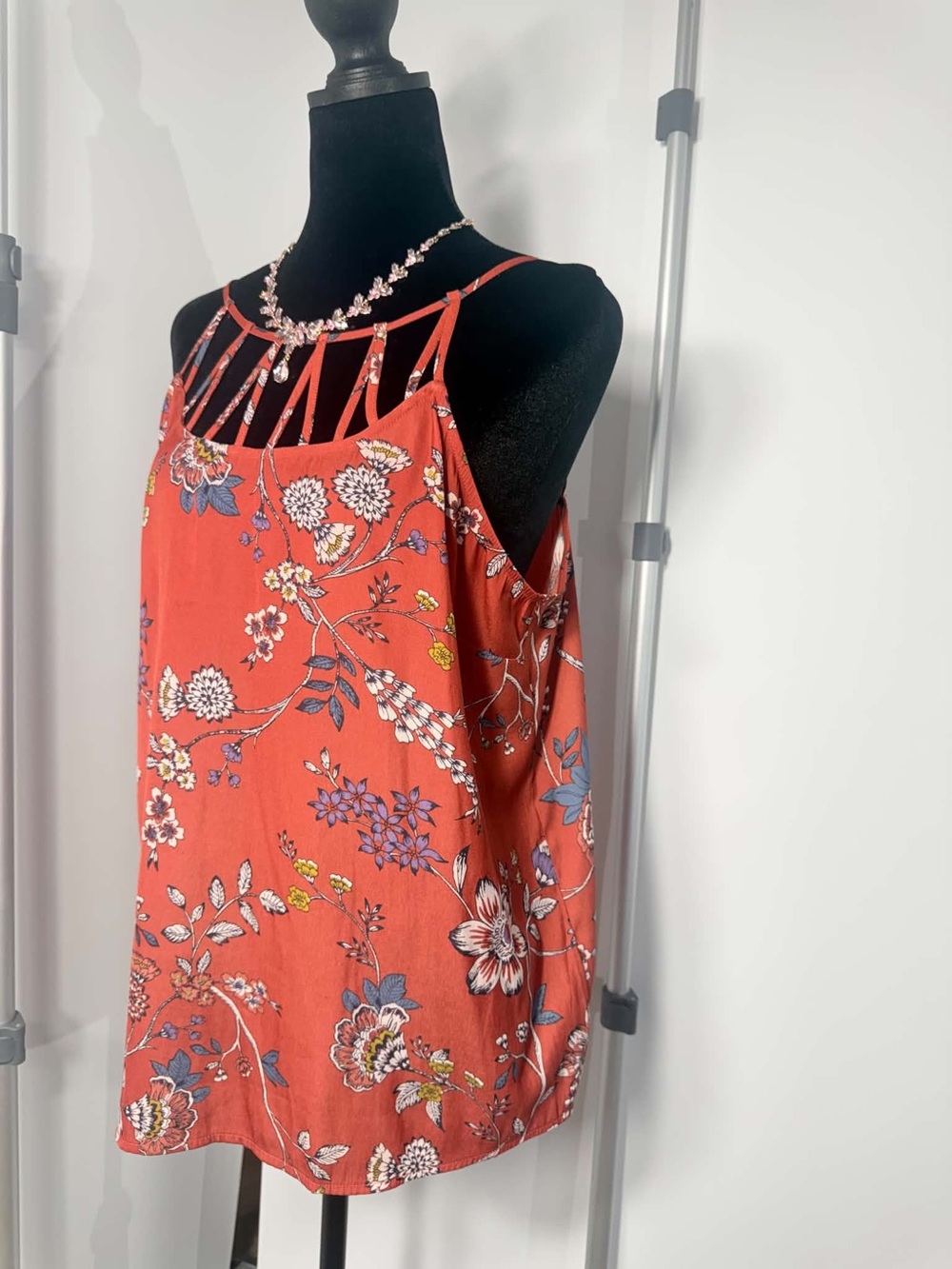 #250 Maurices Y2K Boho Coral Floral Strappy Tank Top L